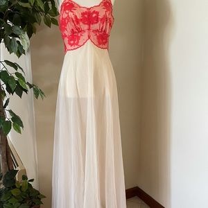 VANITY FAIR Vintage (1963) Long Chiffon & Lace Nightgown